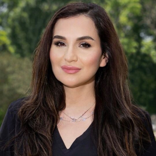 Dr. Medya Roshanrou, DDS