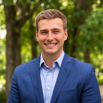 Dr. Alex Major, DDS