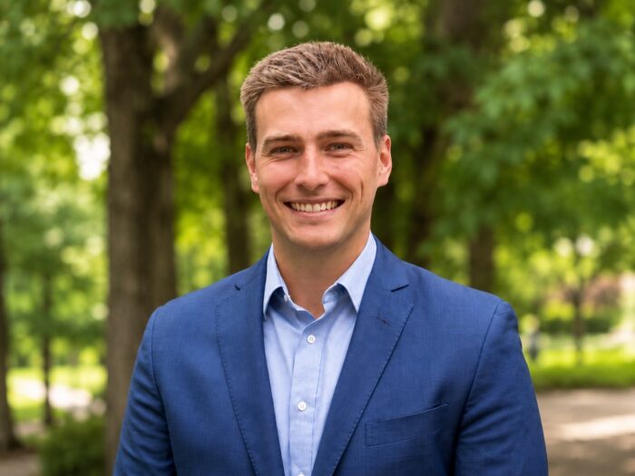 Dr. Alex Major, DDS